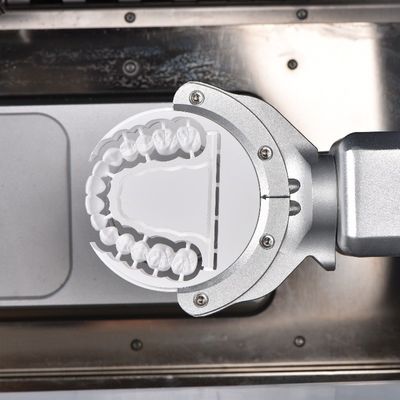 1600rpm 5 অক্ষ দন্ত ফ্রিলিং মেশিন ঘূর্ণন অক্ষ কোণ A:±360° B:+30°~-120°